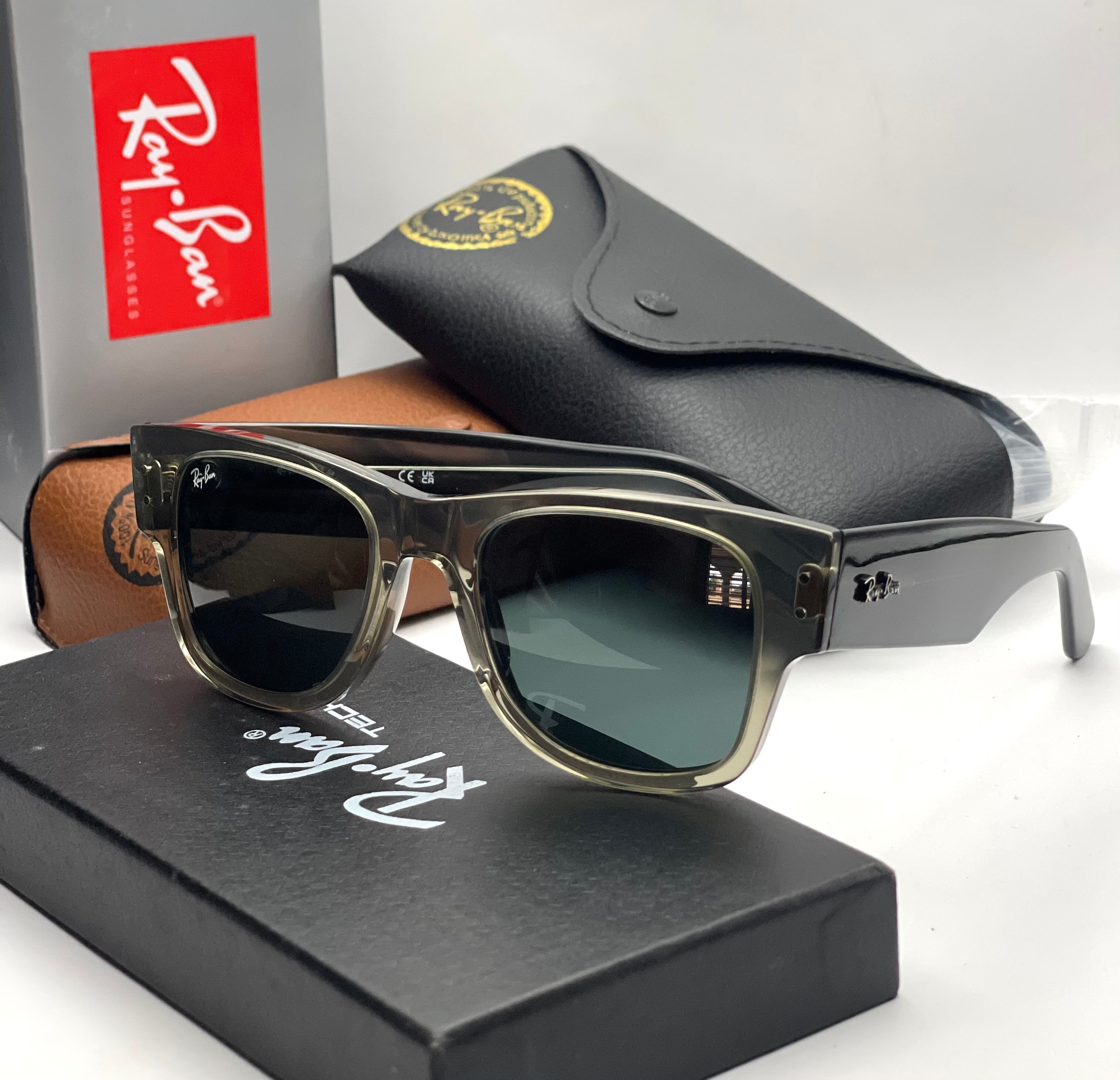 Mega Wayfarer